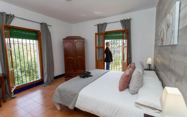 Hotel Caserio de Iznajar
