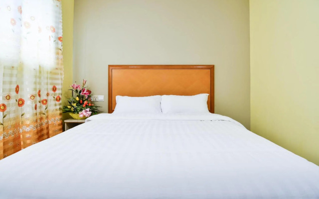 OYO 338 Hotel Raja Bot