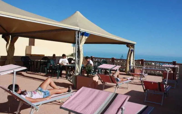 Triscinamare Hotel