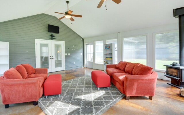 Rogers Vacation Rental ~ 7 Mi to Downtown