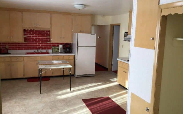 Cedars Motel