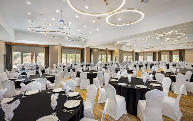 DoubleTree by Hilton Pomona