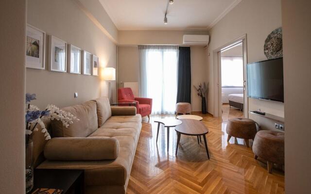 Luxurious 4 Bdrm 3Bath Apt 1- Athens