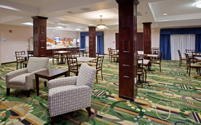 Holiday Inn Express & Suites Shelbyville Indianapolis by IHG