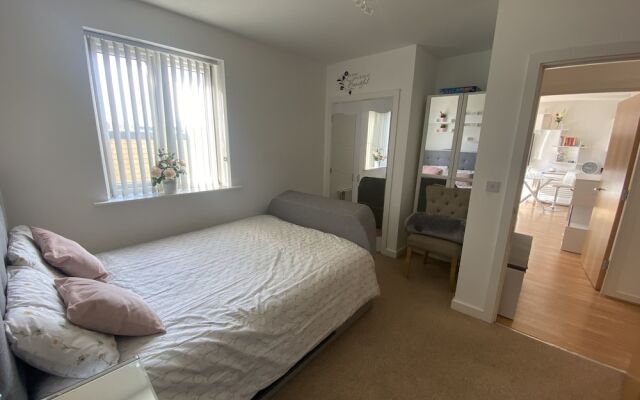 Captivating 1-bed Apartment in Barking