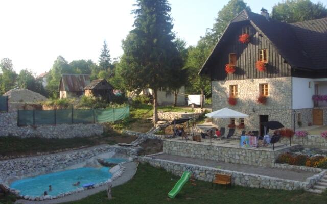 Plitvice Etno House