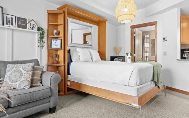 ⭐️ Luxury Mountain View Studio in Canmore ⭐️