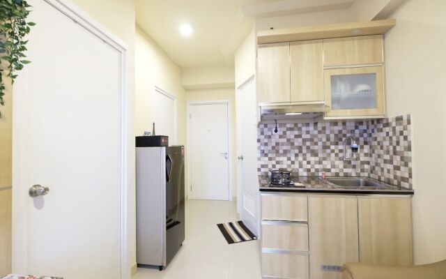 Clean And Tidy Green Pramuka Apartement