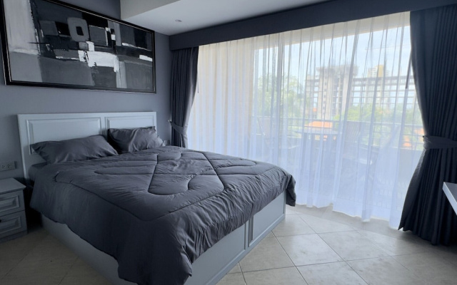 Spacious 2-bedroom Pool-view Condo - Executive Residence 2, Pratumnak