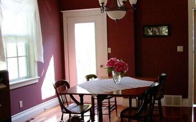 Antique Slumber Old Town Bed & Breakfast