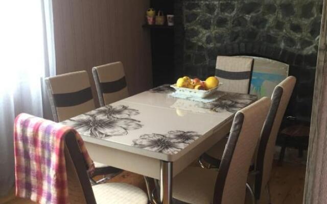 Friendly House M