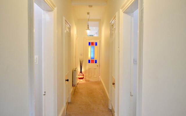 Central 2 Bedroom Flat