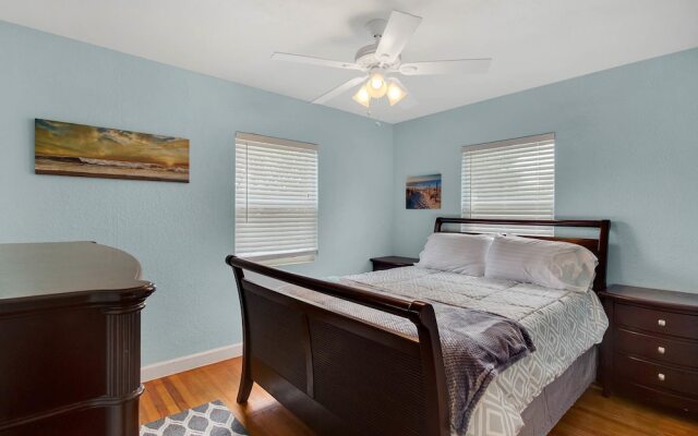 1505 Citrus Street Home by RedAwning