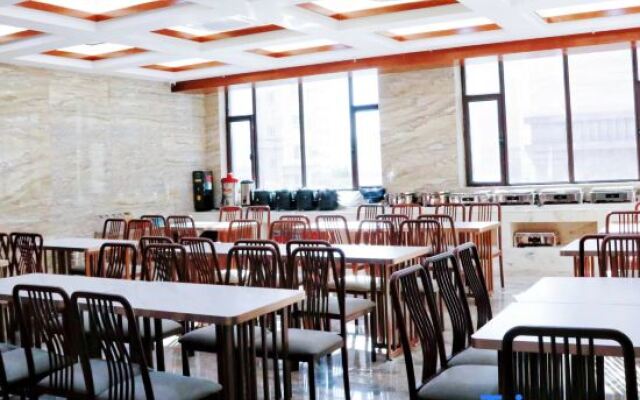 Shanshan Taihe Hotel (People's Government Branch)