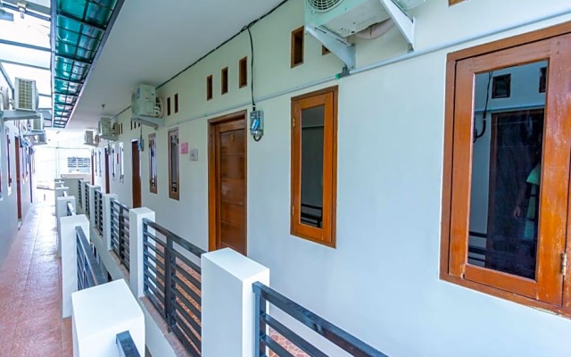 OYO Life 2420 Kost Luqman 1