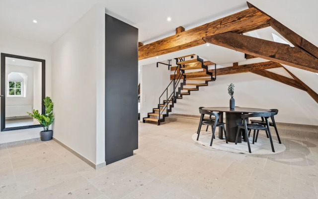 Escape to Clausen Stylish ApartmentID212