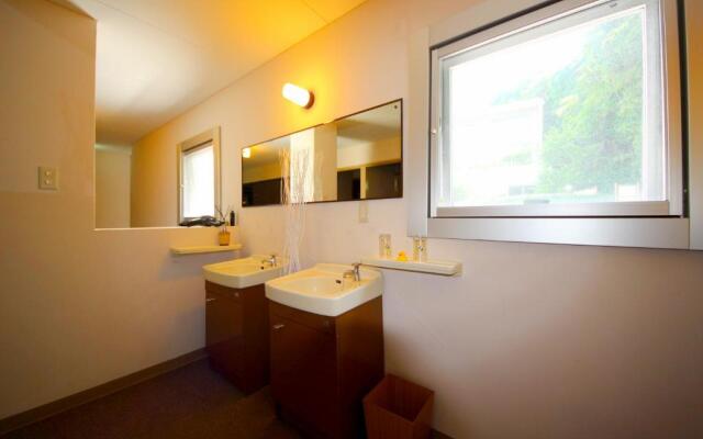 Shirahama White Beach House