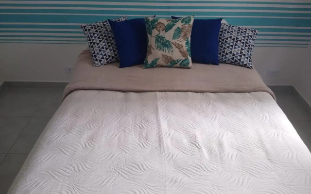 Ubatuba - Apartamento com Churrasqueira e Piscina