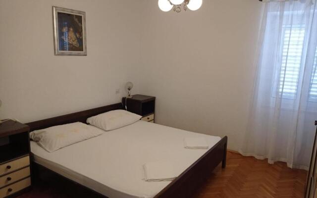 Apartment Perica - 10 m from sea