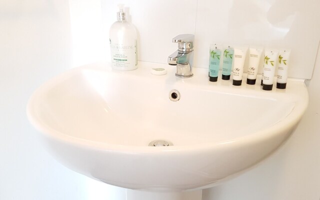 2 Bed 2 Bath City View Apartment