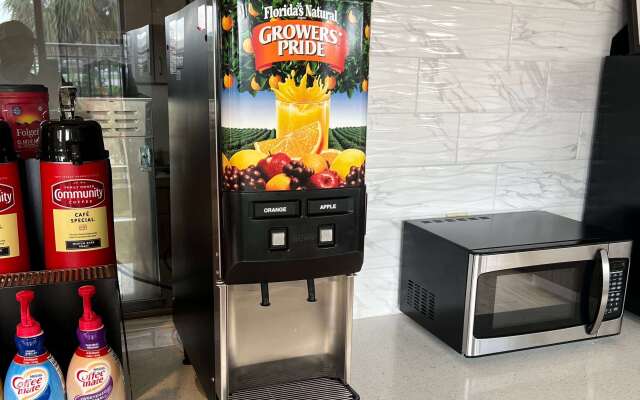 Days Inn & Suites by Wyndham Opelousas