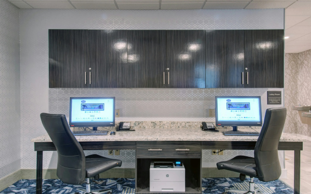Hampton Inn & Suites Boston/Stoughton