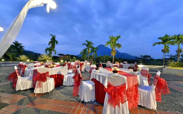 Grand Whiz Hotel Trawas