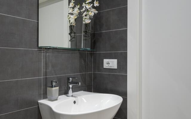 Crispi Bilo 12 con Balcone - Locazione