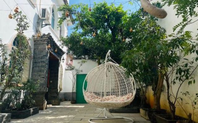 Nilv Flower Time International Youth Hostel