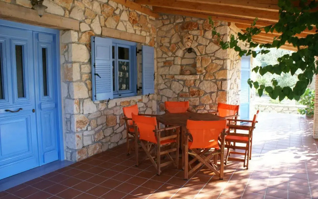 Lithos stone house (Ionio holidays)