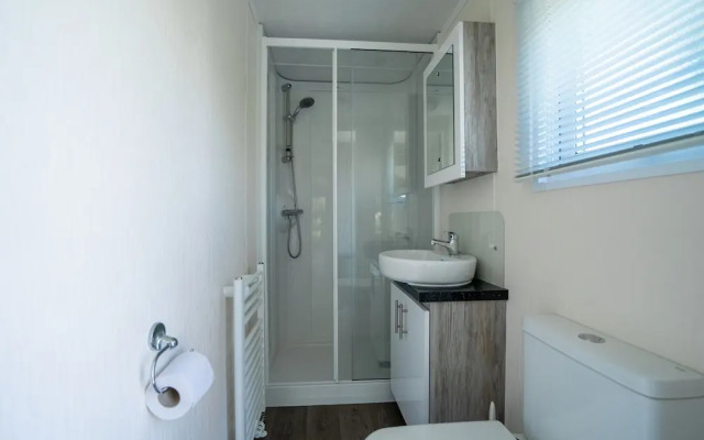 Well-maintained Chalet Near Biesbosch