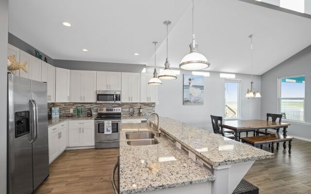 La Sirena - Overlooking Nature Preserve