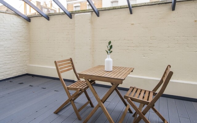 Posh Camden Suites by Sonder