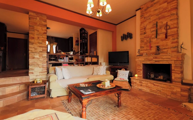 Zeusplace Fenias Nest House