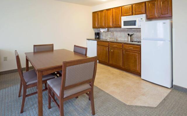 Staybridge Suites Milwaukee West-Oconomowoc by IHG