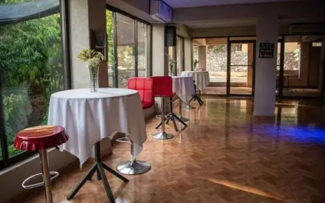 Bungalow Hotel Lakou Breda