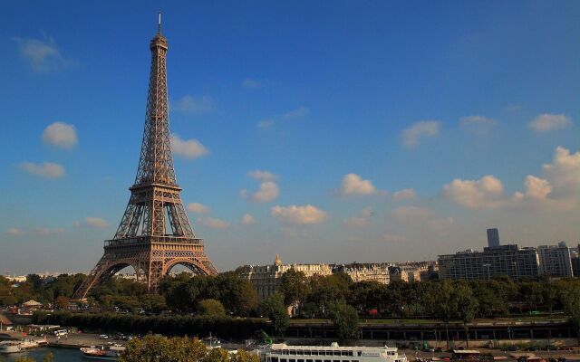 CMG Tour Eiffel