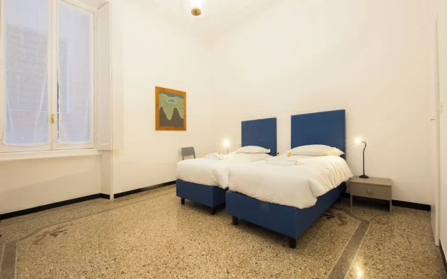 Airy 5BR Flat with Balcony - Old Town