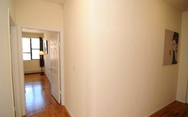 Brooklyn Deluxe Suite Apartments