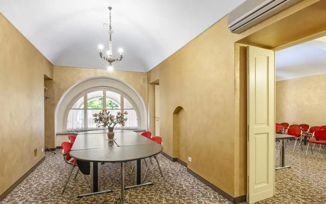 Hotel Roma E Rocca Cavour