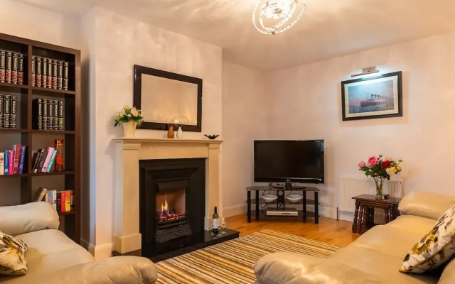 Lovely Home Just a 2 Minute Walk From Sneem Village