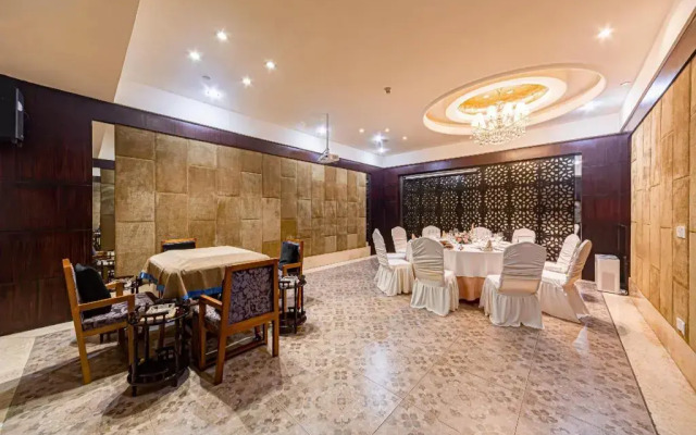 Rezen Kingtown Hotel (Chongqing Guanyinqiao)