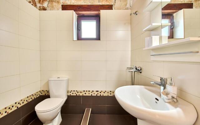 Stone House Gerakas