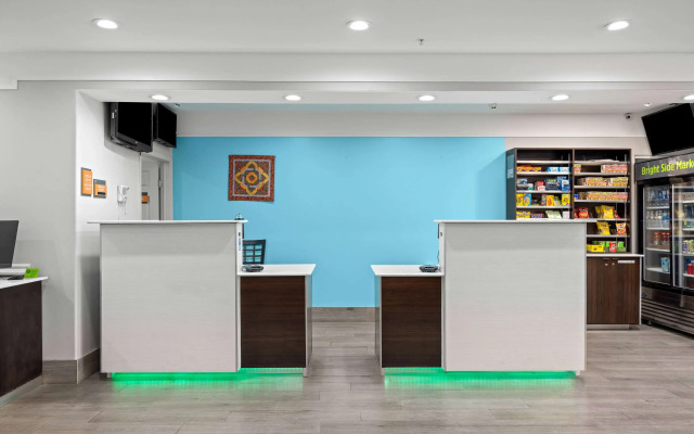La Quinta Inn & Suites by Wyndham Raymondville