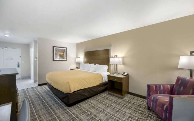 Quality Inn & Suites Carlsbad Caverns Area