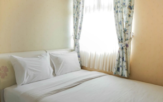 Simply Cozy 2BR Green Pramuka Apartment