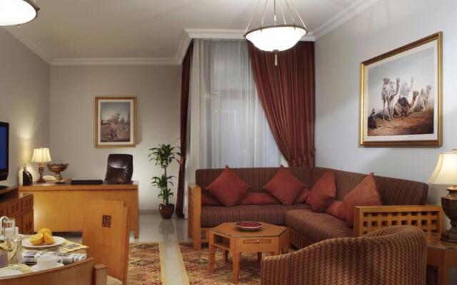 Gloria Hotel & Suites