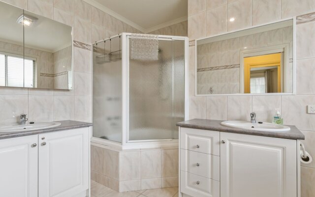 Seaholme - Wifi & Foxtel