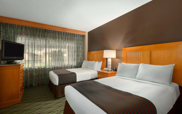 DoubleTree Suites by Hilton Orlando - Disney Springs® Area