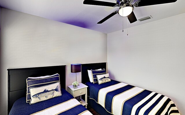 Chic Canalfront - 4 Br Home